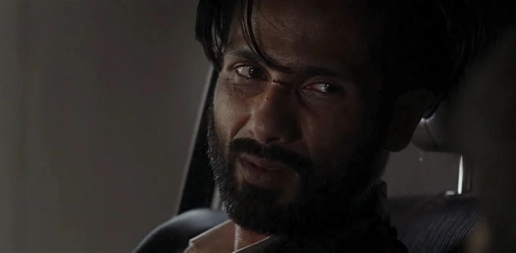 Shahid Kapoor smiling at his son in the final car scene, discussed in my Bloody Daddy movie review.
